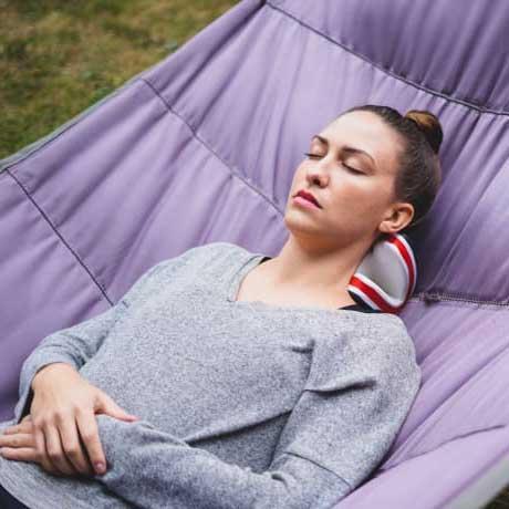 Stretching massager pillow